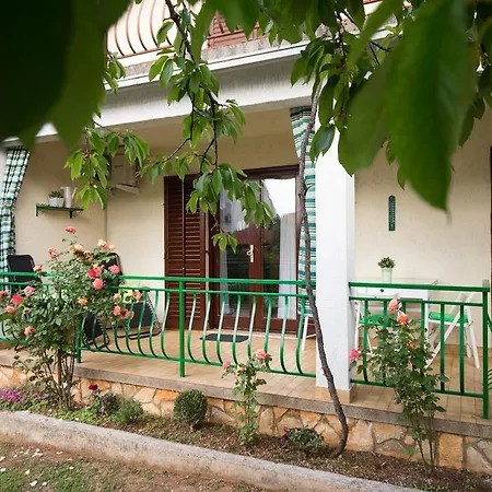 Away From With A Heated Pool * Punat