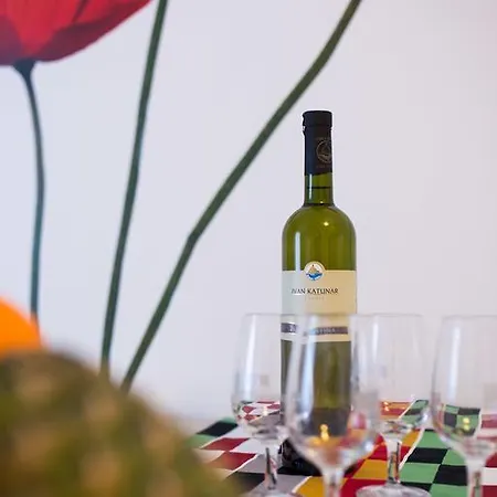 Appartamento Away From With A Heated Pool *