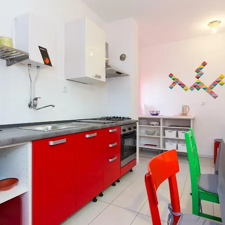 Lejlighed Away From With A Heated Pool Punat