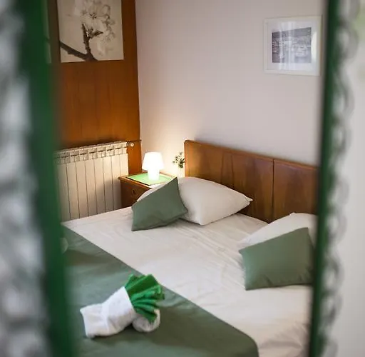 Away From With A Heated Pool דירה