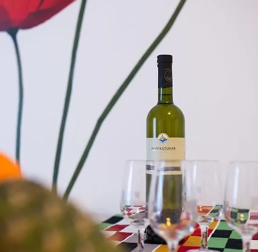 דירה Away From With A Heated Pool *