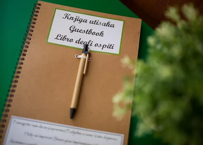 דירה Away From With A Heated Pool פונאנט