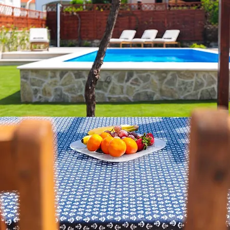 Away From With A Heated Pool * Punat