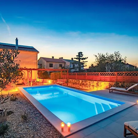 Holiday Home Linardic With A Heated Pool