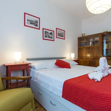 Away From With A Heated Pool Appartamento Punat
