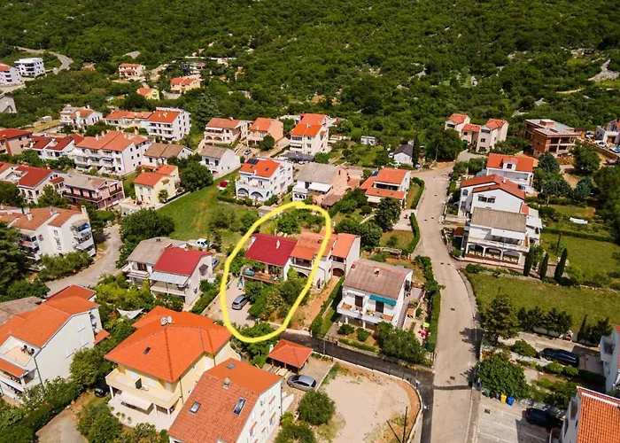 Away From With A Heated Pool Appartamento Punat