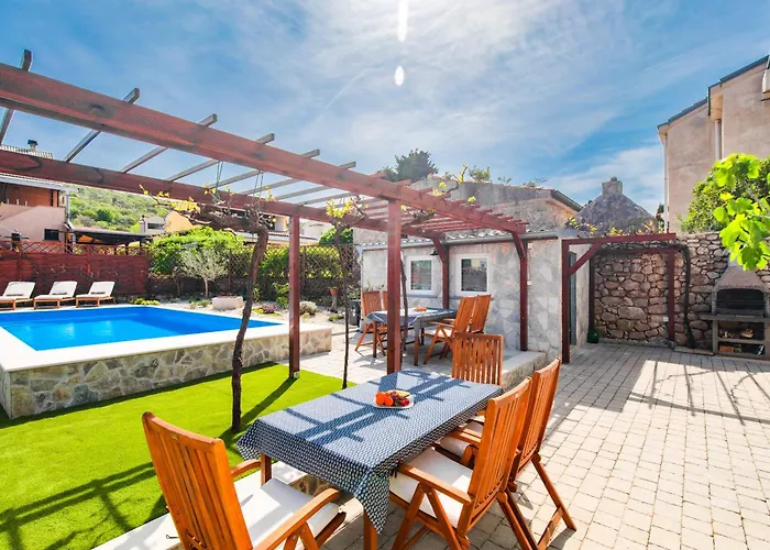 Appartamento Away From With A Heated Pool Punat