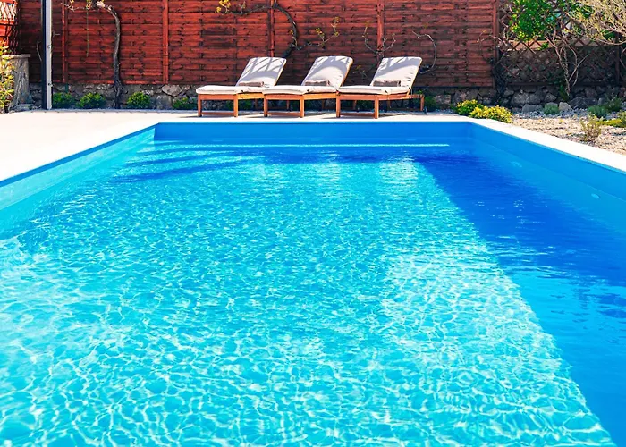 Appartamento Away From With A Heated Pool Punat