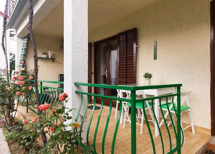 Away From With A Heated Pool Appartamento Punat