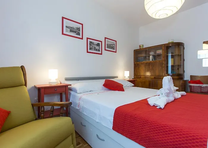 Away From With A Heated Pool Appartamento Punat