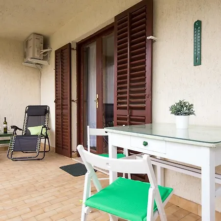 Apartmán Away From With A Heated Pool
